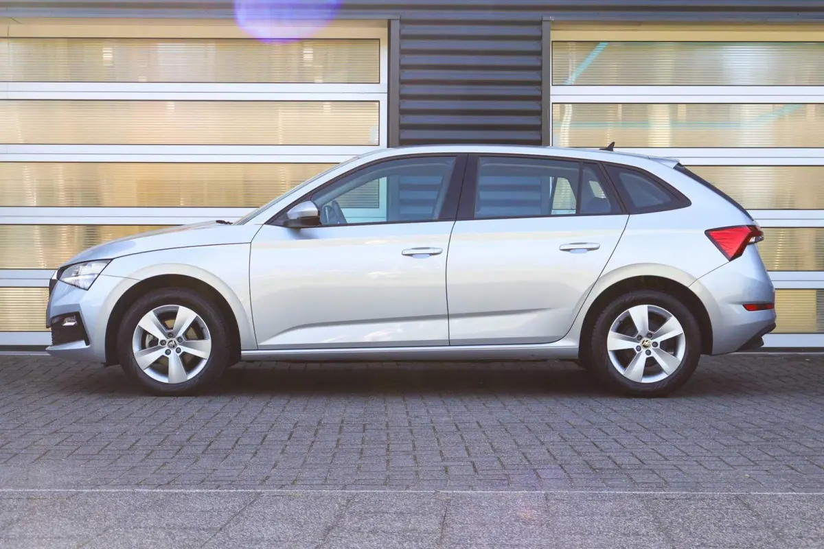1.0 TSI 110pk Ambition | Navigatie | Parkeersensoren Achter | Cruise Control | Apple CarPlay/ Android Auto | Airco Automatische