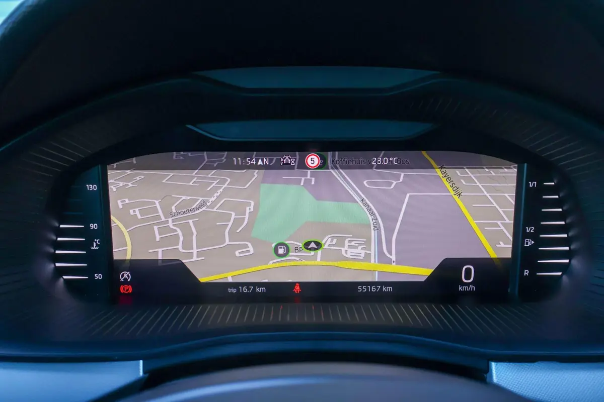 1.0 TSI 110pk Ambition | Navigatie | Parkeersensoren Achter | Cruise Control | Apple CarPlay/ Android Auto | Airco Automatische
