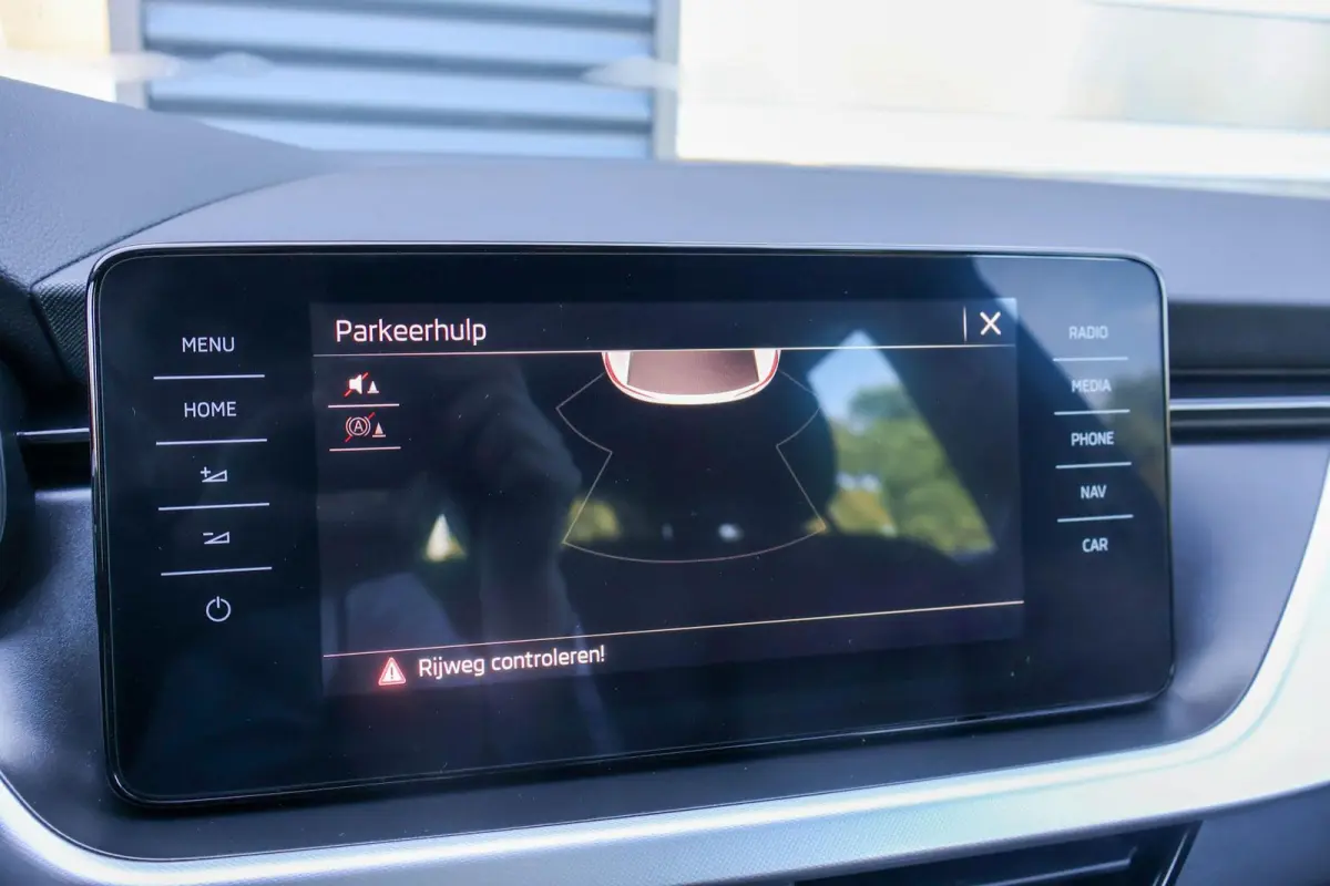 1.0 TSI 110pk Ambition | Navigatie | Parkeersensoren Achter | Cruise Control | Apple CarPlay/ Android Auto | Airco Automatische