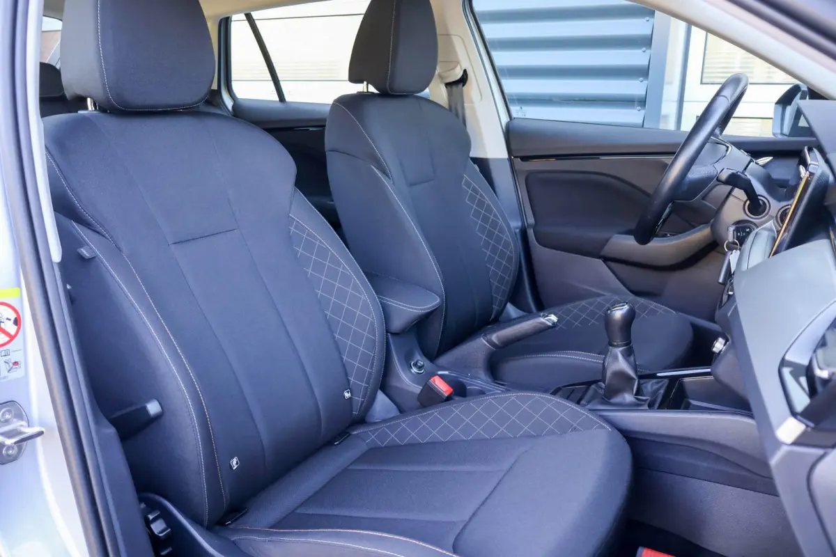 1.0 TSI 110pk Ambition | Navigatie | Parkeersensoren Achter | Cruise Control | Apple CarPlay/ Android Auto | Airco Automatische