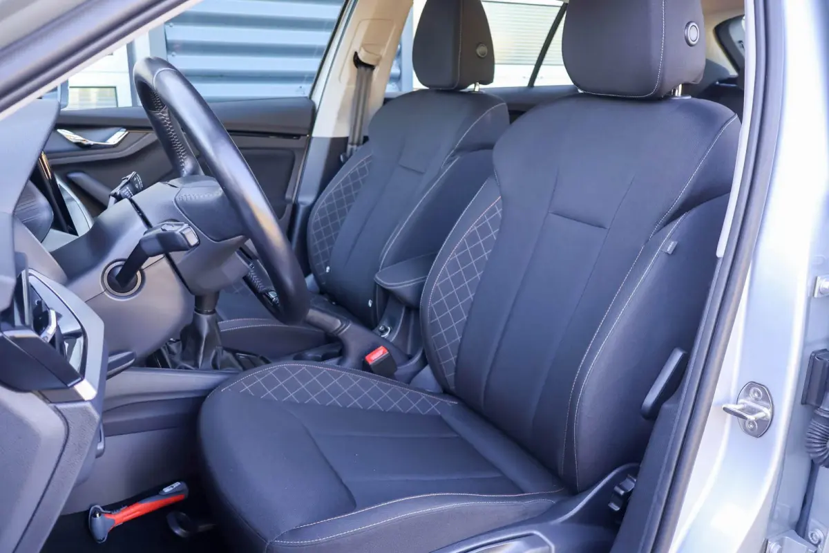 1.0 TSI 110pk Ambition | Navigatie | Parkeersensoren Achter | Cruise Control | Apple CarPlay/ Android Auto | Airco Automatische