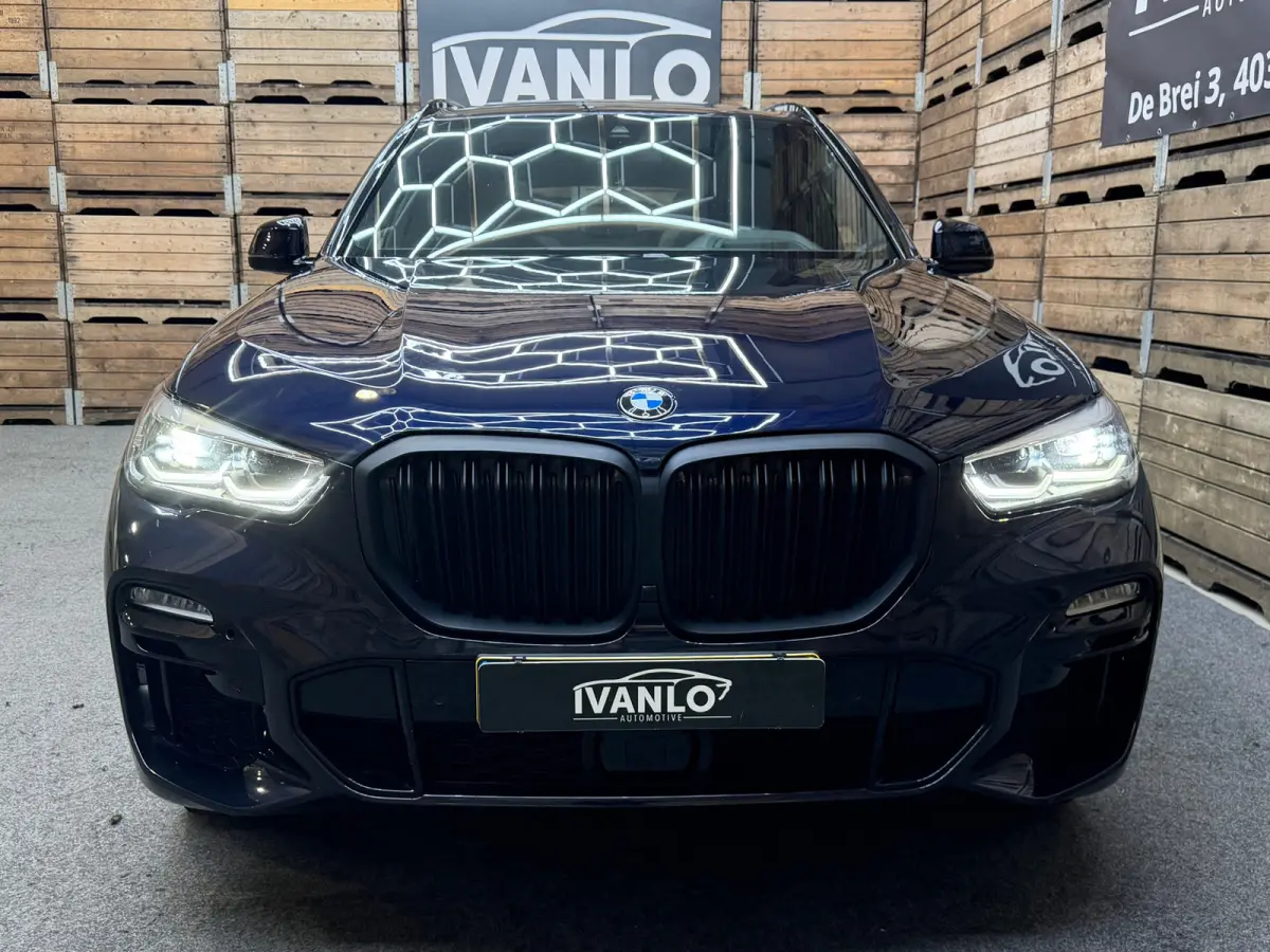 XDrive45e High Executive, Pano, 20"LM, Adptieve Cruise, HuD, Harman Kardon, Luchtvering, Stoel-Stuur en Achterbank verw.