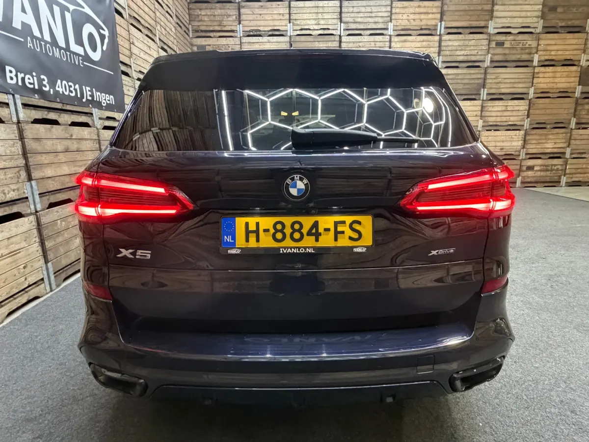 XDrive45e High Executive, Pano, 20"LM, Adptieve Cruise, HuD, Harman Kardon, Luchtvering, Stoel-Stuur en Achterbank verw.