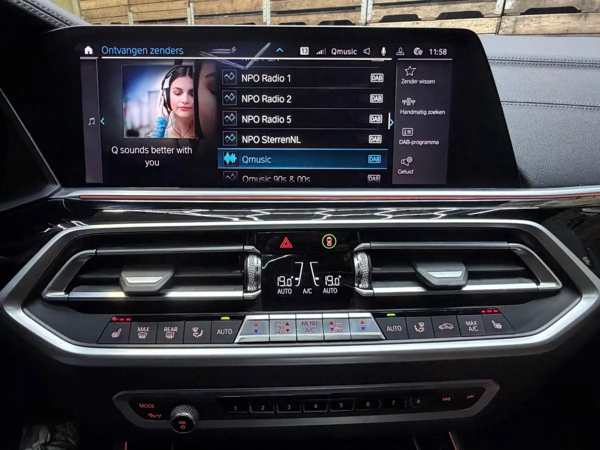 XDrive45e High Executive, Pano, 20"LM, Adptieve Cruise, HuD, Harman Kardon, Luchtvering, Stoel-Stuur en Achterbank verw.