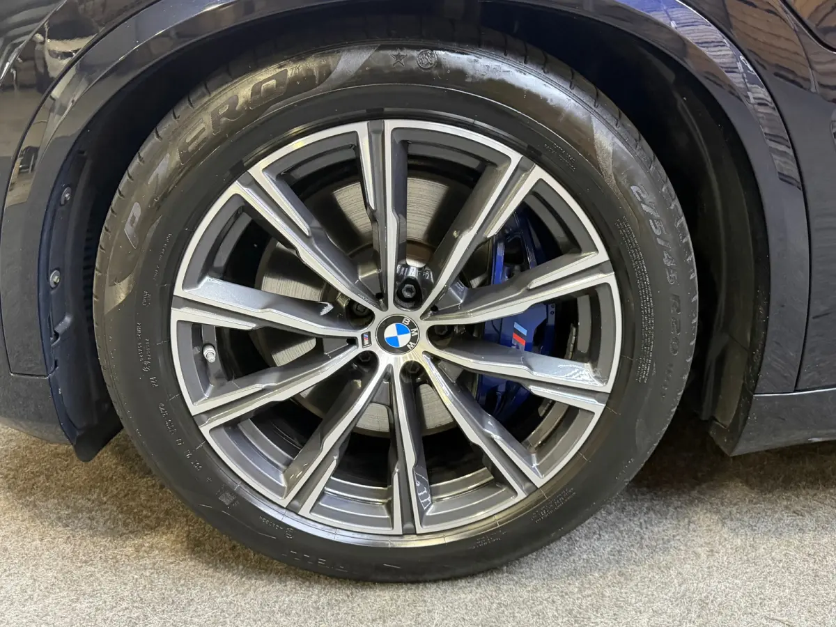 XDrive45e High Executive, Pano, 20"LM, Adptieve Cruise, HuD, Harman Kardon, Luchtvering, Stoel-Stuur en Achterbank verw.