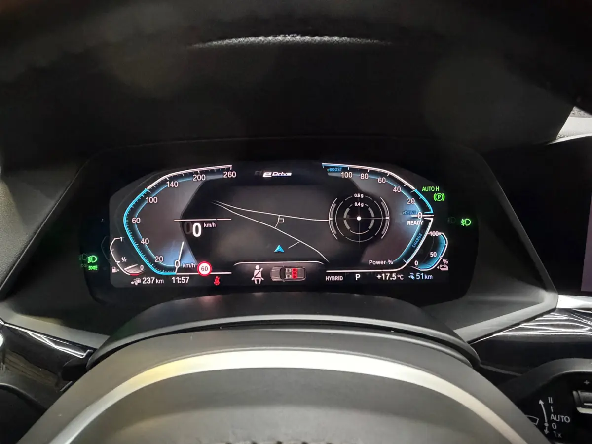 XDrive45e High Executive, Pano, 20"LM, Adptieve Cruise, HuD, Harman Kardon, Luchtvering, Stoel-Stuur en Achterbank verw.
