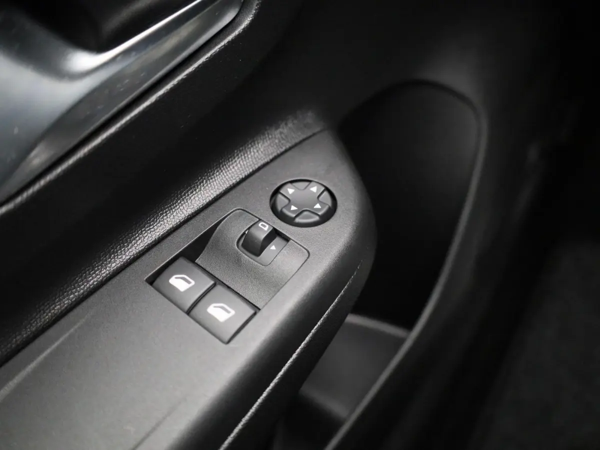 1.2 Edition | Apple Carplay / Android Auto | Cruise Control | DAB | Lichtmetalen Velgen |