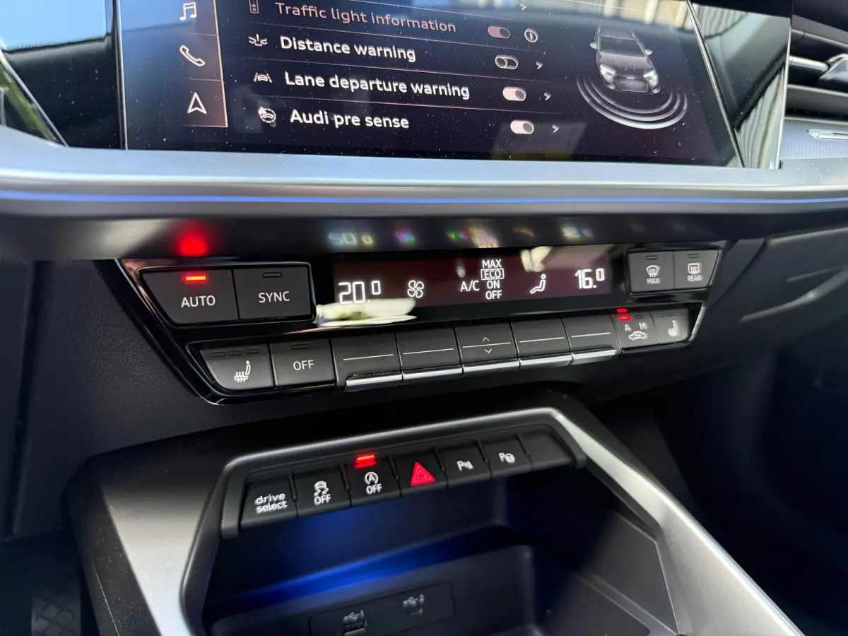 35 TFSI Business edition | Ambient | PDC | Apple carplay | Trekhaak | Cruise | Virtual | Clima |