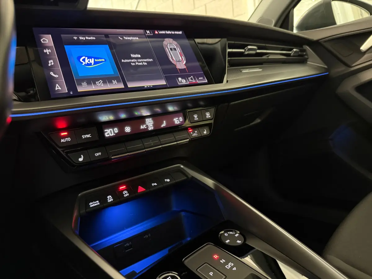 35 TFSI Business edition | Ambient | PDC | Apple carplay | Trekhaak | Cruise | Virtual | Clima |