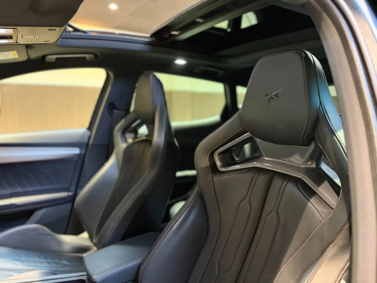 2.0 TSI 4DRIVE|Kuipstoelen|Pano|Beats|Copper|Keyless|