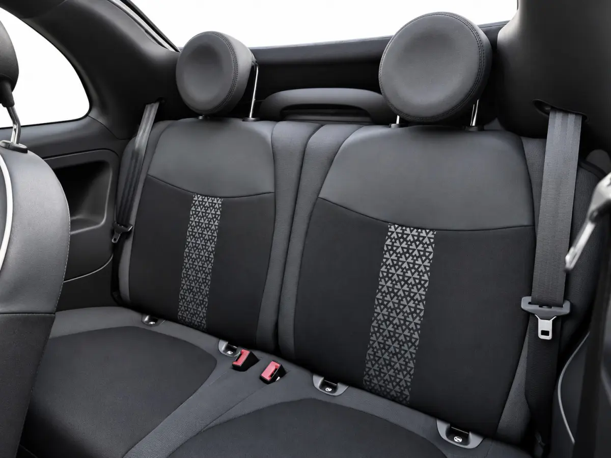 0.9 TwinAir Cabrio | PDC | Bluetooth | Cruise control | Apple Carplay | Achterspoiler
