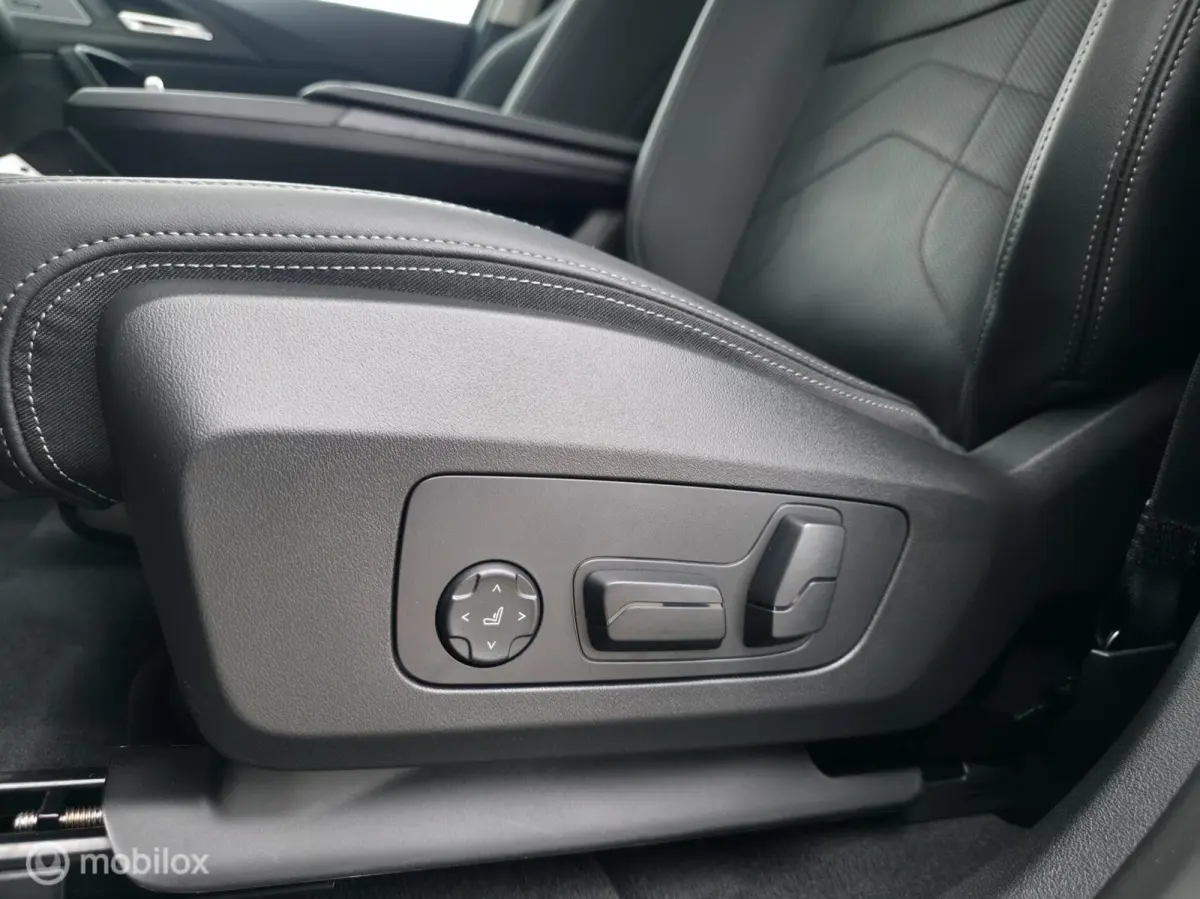 xDrive25e / Pano / Leder / HUD / HK Audio / Trekhaak