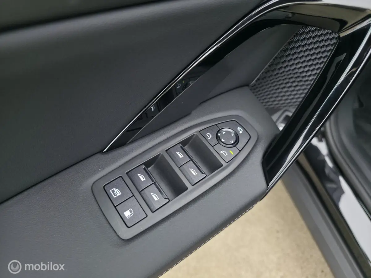 xDrive25e / Pano / Leder / HUD / HK Audio / Trekhaak