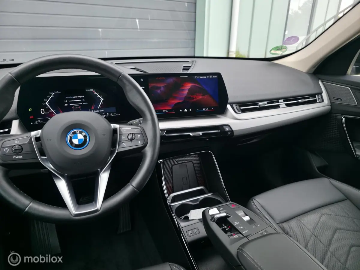xDrive25e / Pano / Leder / HUD / HK Audio / Trekhaak