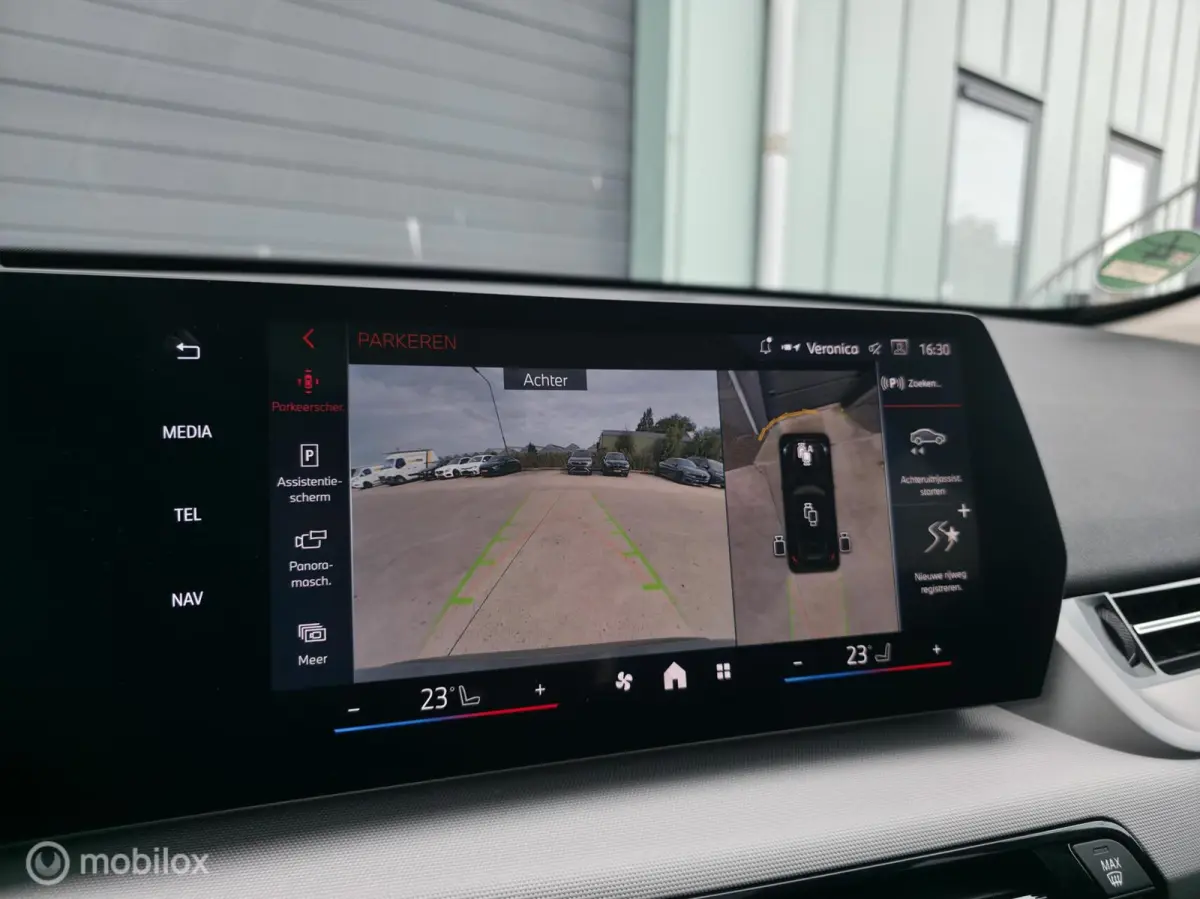 xDrive25e / Pano / Leder / HUD / HK Audio / Trekhaak