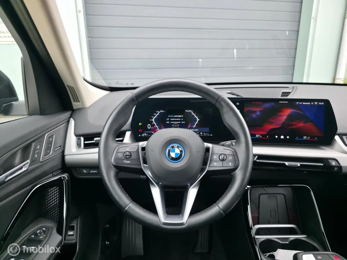 xDrive25e / Pano / Leder / HUD / HK Audio / Trekhaak