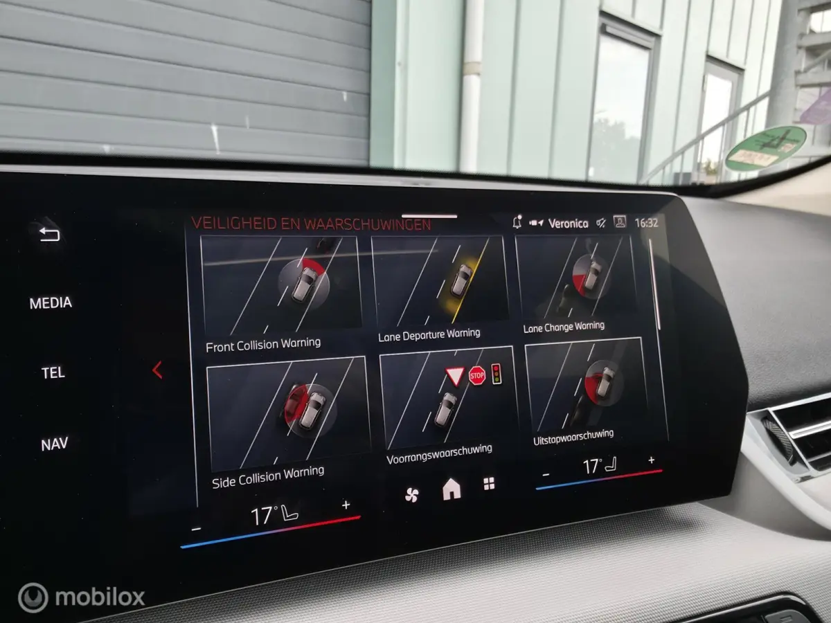 xDrive25e / Pano / Leder / HUD / HK Audio / Trekhaak