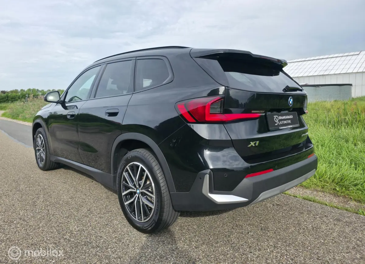 xDrive25e / Pano / Leder / HUD / HK Audio / Trekhaak