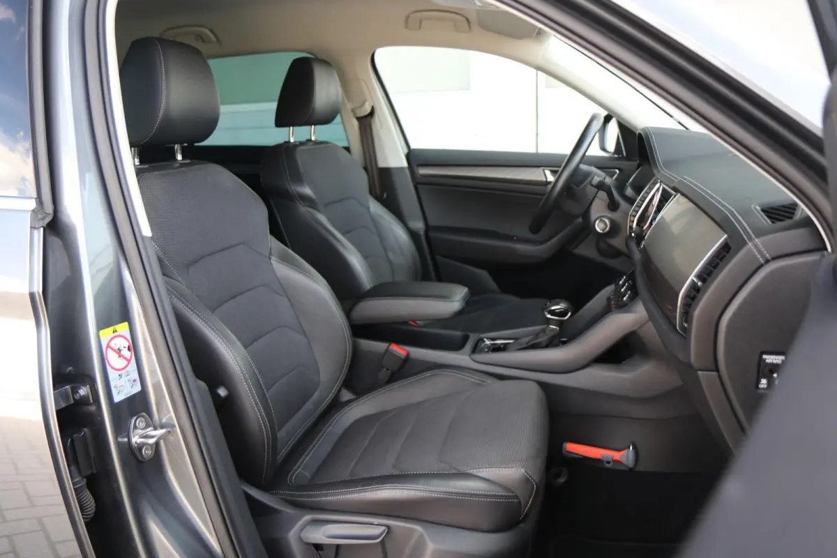 1.5 TSI 150pk DSG Business Edition | Trekhaak | Achteruitrijcamera | Navigatie | Smartlink | Stoelverwarming