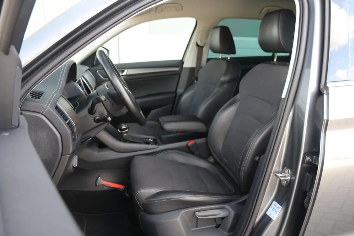 1.5 TSI 150pk DSG Business Edition | Trekhaak | Achteruitrijcamera | Navigatie | Smartlink | Stoelverwarming
