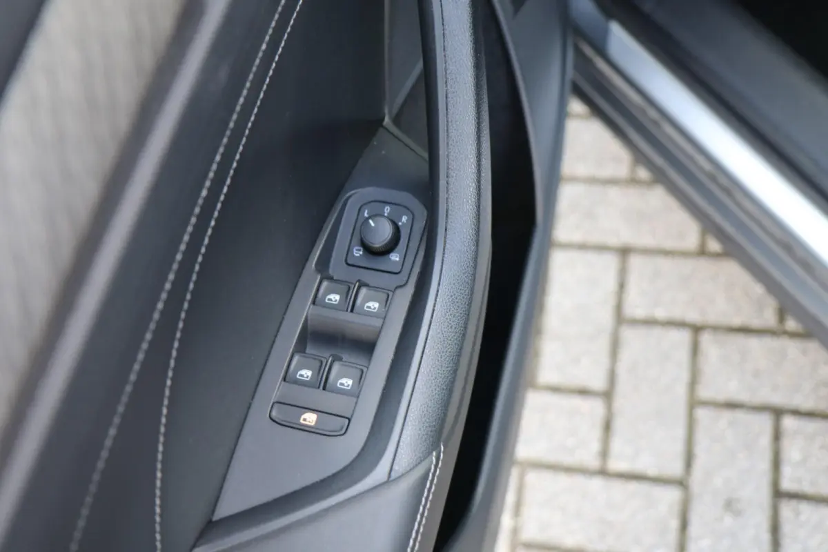 1.5 TSI 150pk DSG Business Edition | Trekhaak | Achteruitrijcamera | Navigatie | Smartlink | Stoelverwarming