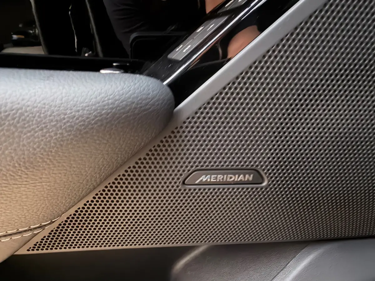 2.0 P250 Turbo AWD R-Dynamic SE