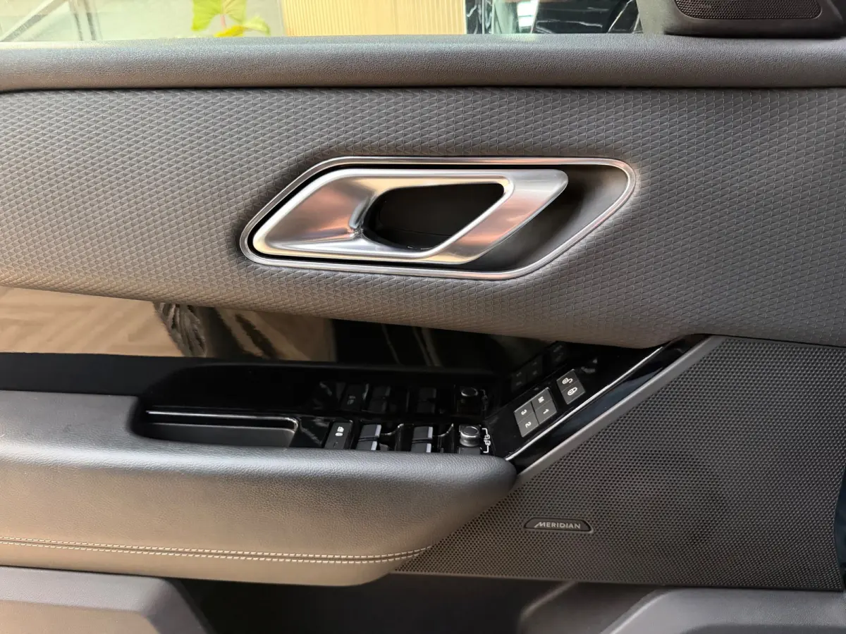 2.0 P250 Turbo AWD R-Dynamic SE