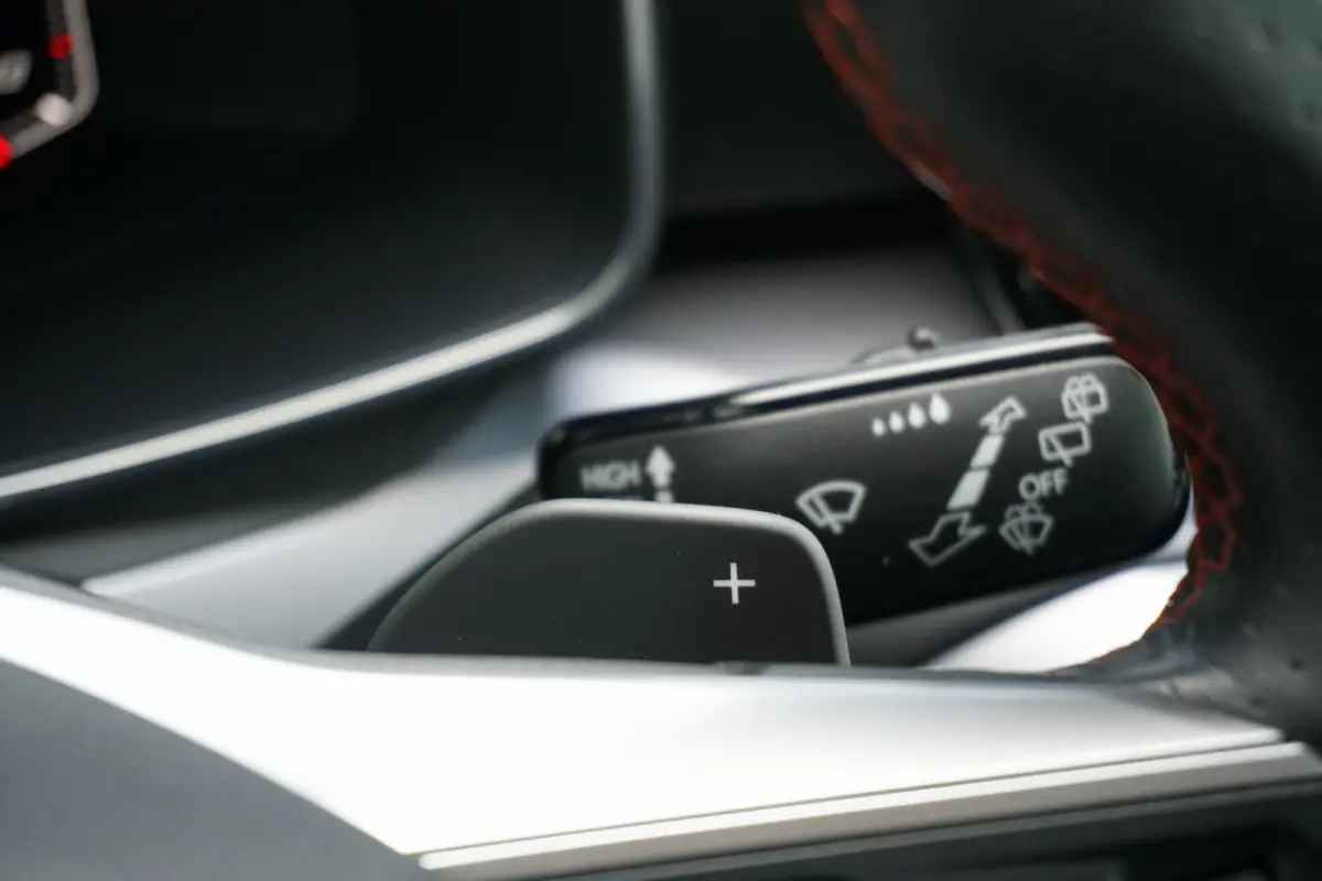 1.5 eTSI FR Business Intense * DEALER ONDERHOUDEN * + CAMERA / KEYLESS / ELEK. TREKHAAK / STUURWIELVERWARMING