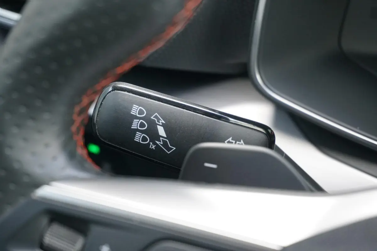 1.5 eTSI FR Business Intense * DEALER ONDERHOUDEN * + CAMERA / KEYLESS / ELEK. TREKHAAK / STUURWIELVERWARMING