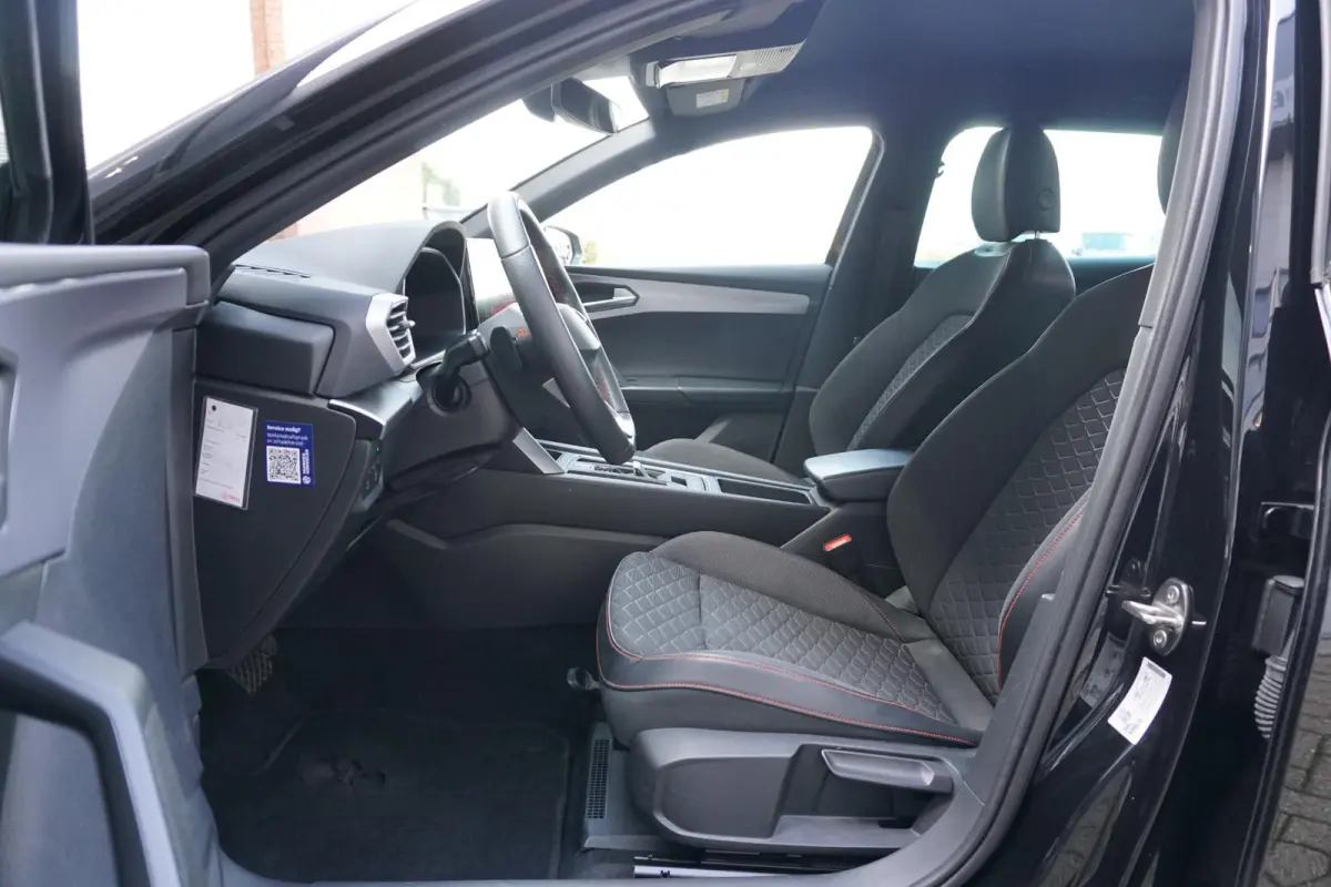 1.5 eTSI FR Business Intense * DEALER ONDERHOUDEN * + CAMERA / KEYLESS / ELEK. TREKHAAK / STUURWIELVERWARMING