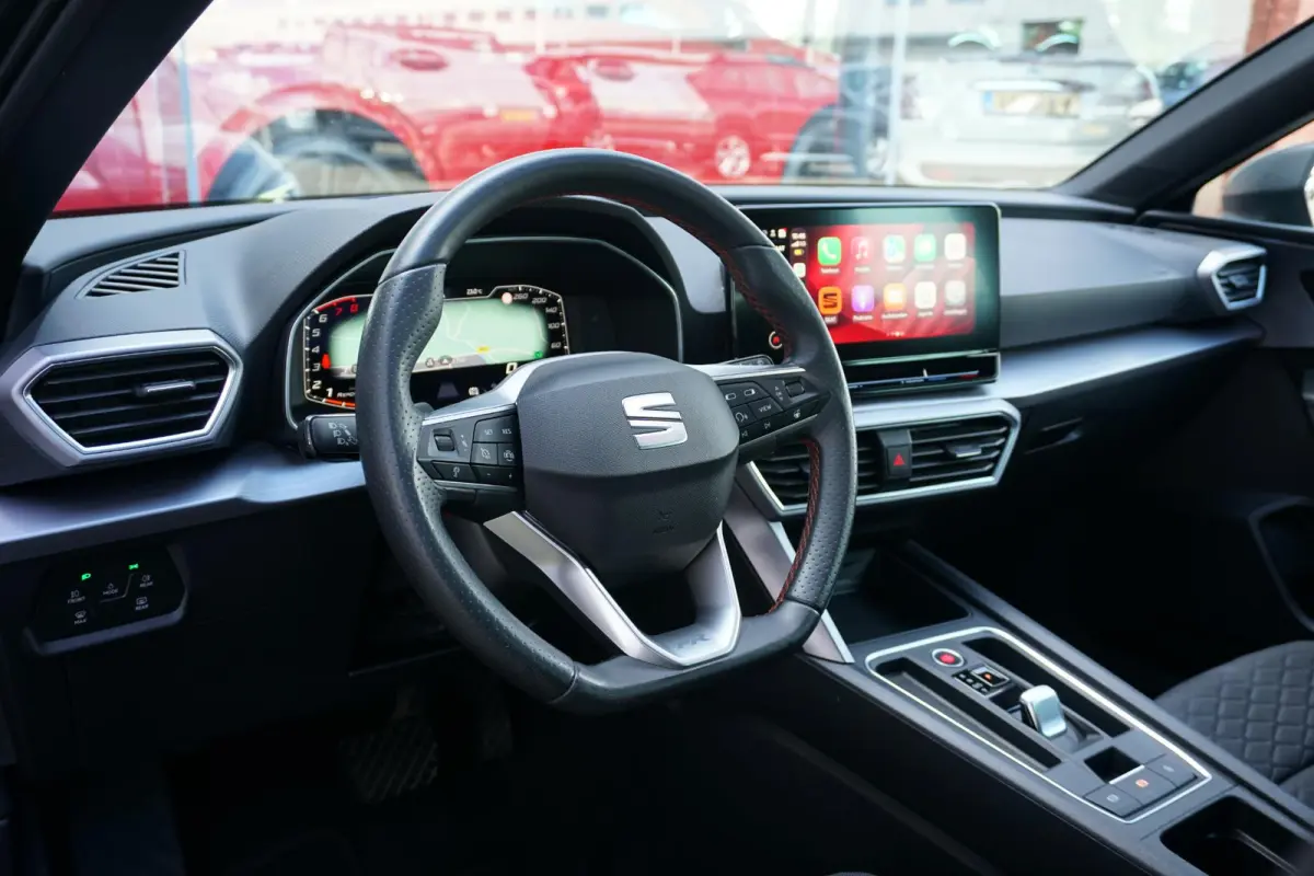 1.5 eTSI FR Business Intense * DEALER ONDERHOUDEN * + CAMERA / KEYLESS / ELEK. TREKHAAK / STUURWIELVERWARMING