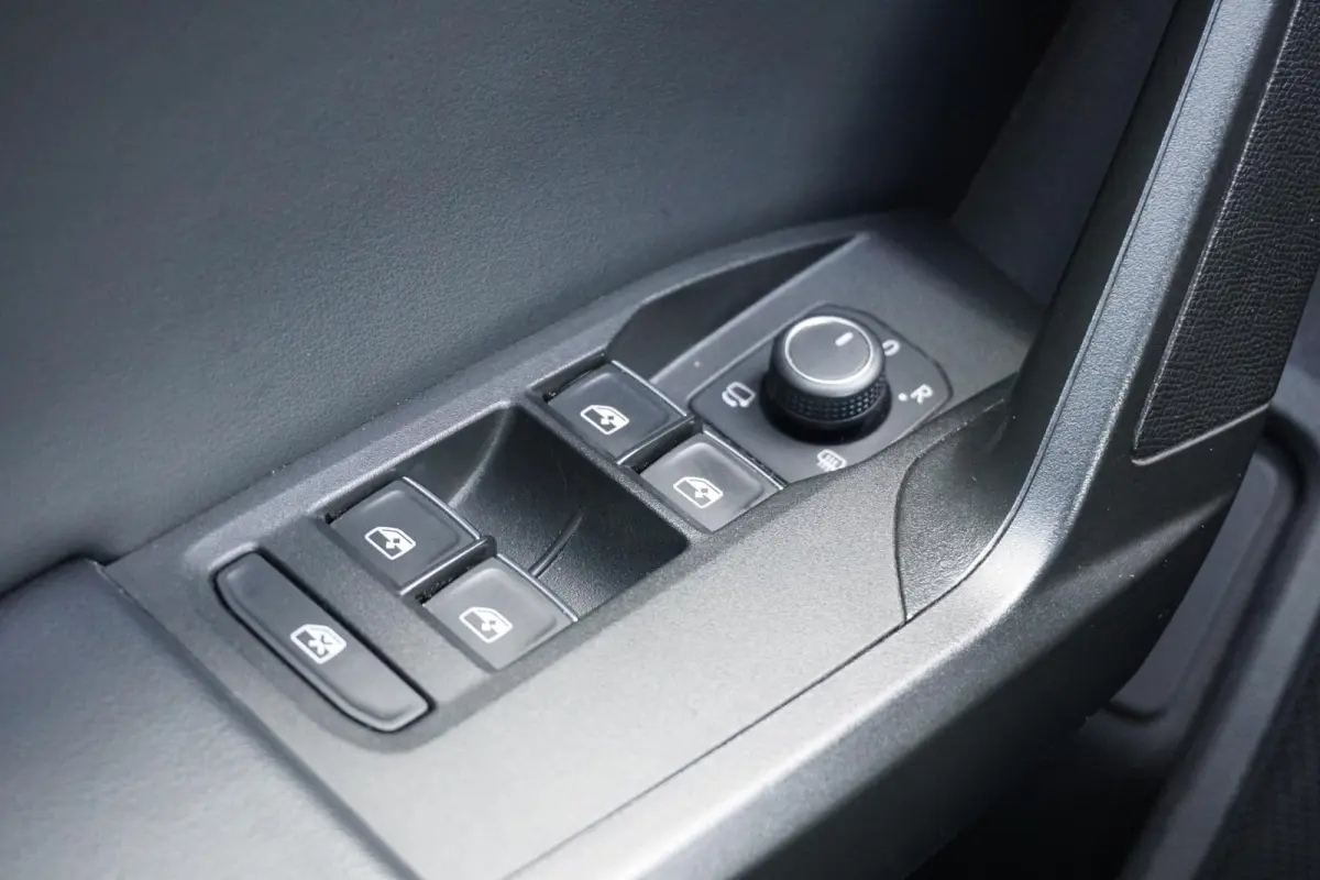1.5 eTSI FR Business Intense * DEALER ONDERHOUDEN * + CAMERA / KEYLESS / ELEK. TREKHAAK / STUURWIELVERWARMING