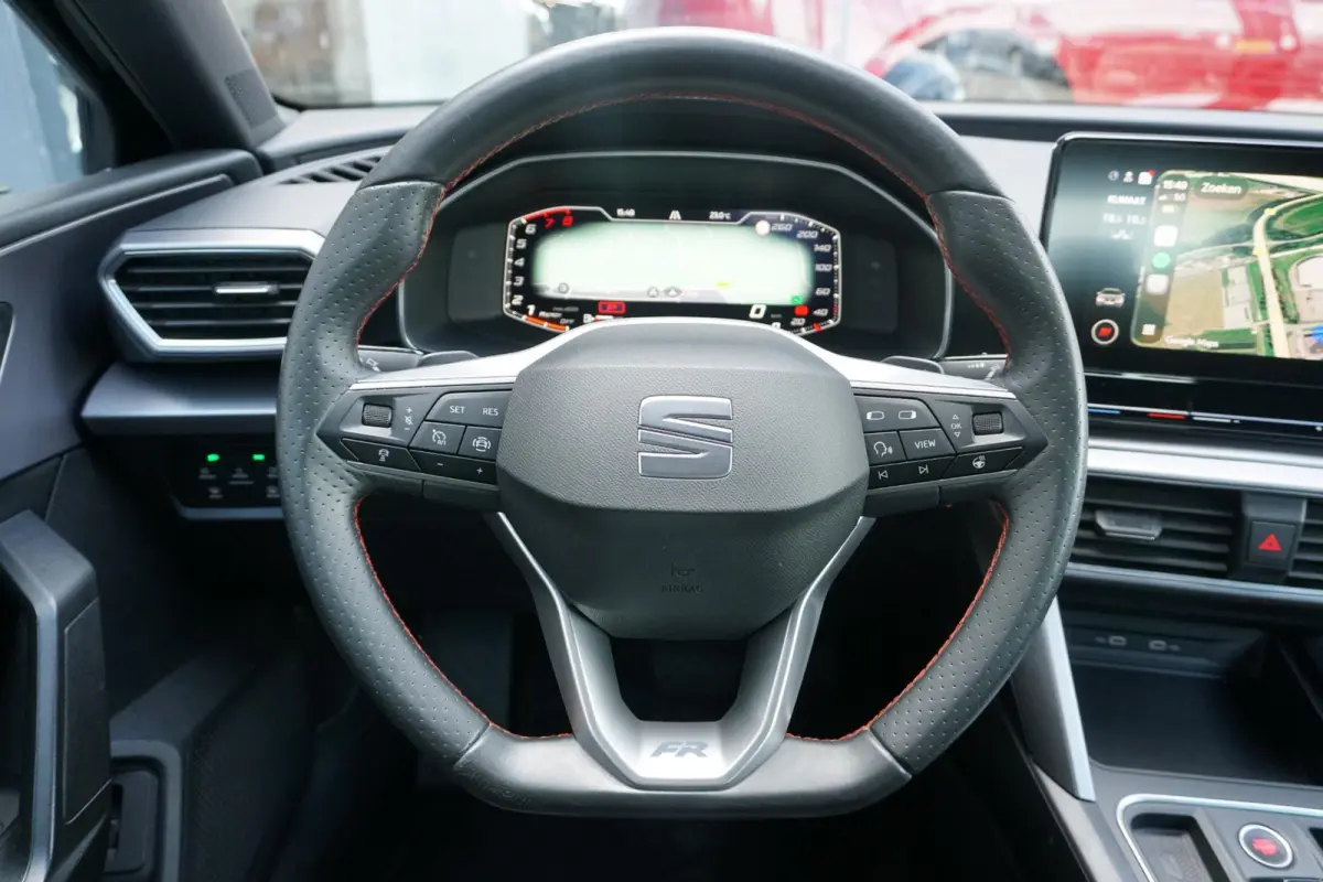 1.5 eTSI FR Business Intense * DEALER ONDERHOUDEN * + CAMERA / KEYLESS / ELEK. TREKHAAK / STUURWIELVERWARMING