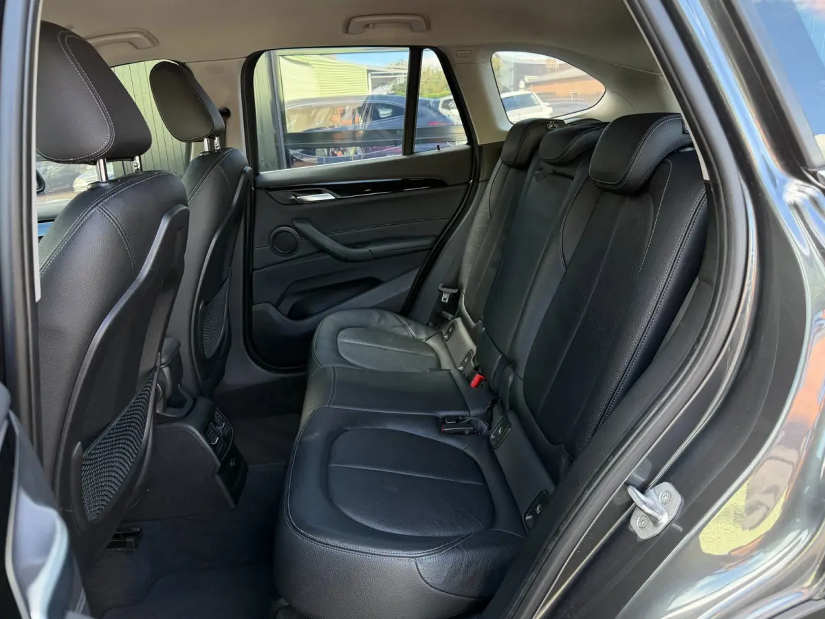 SDrive18i High Executive Xenon Navi Trekh. Cruise