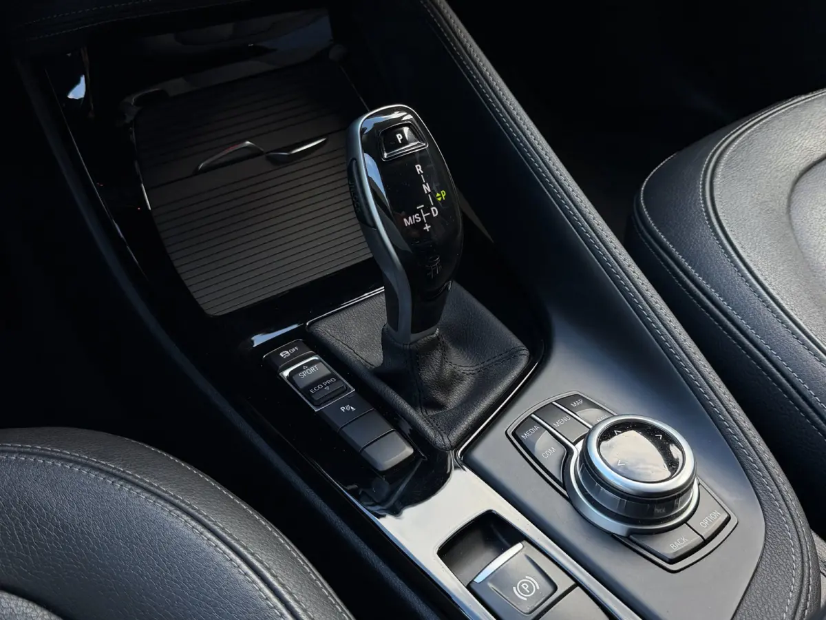 SDrive18i High Executive Xenon Navi Trekh. Cruise