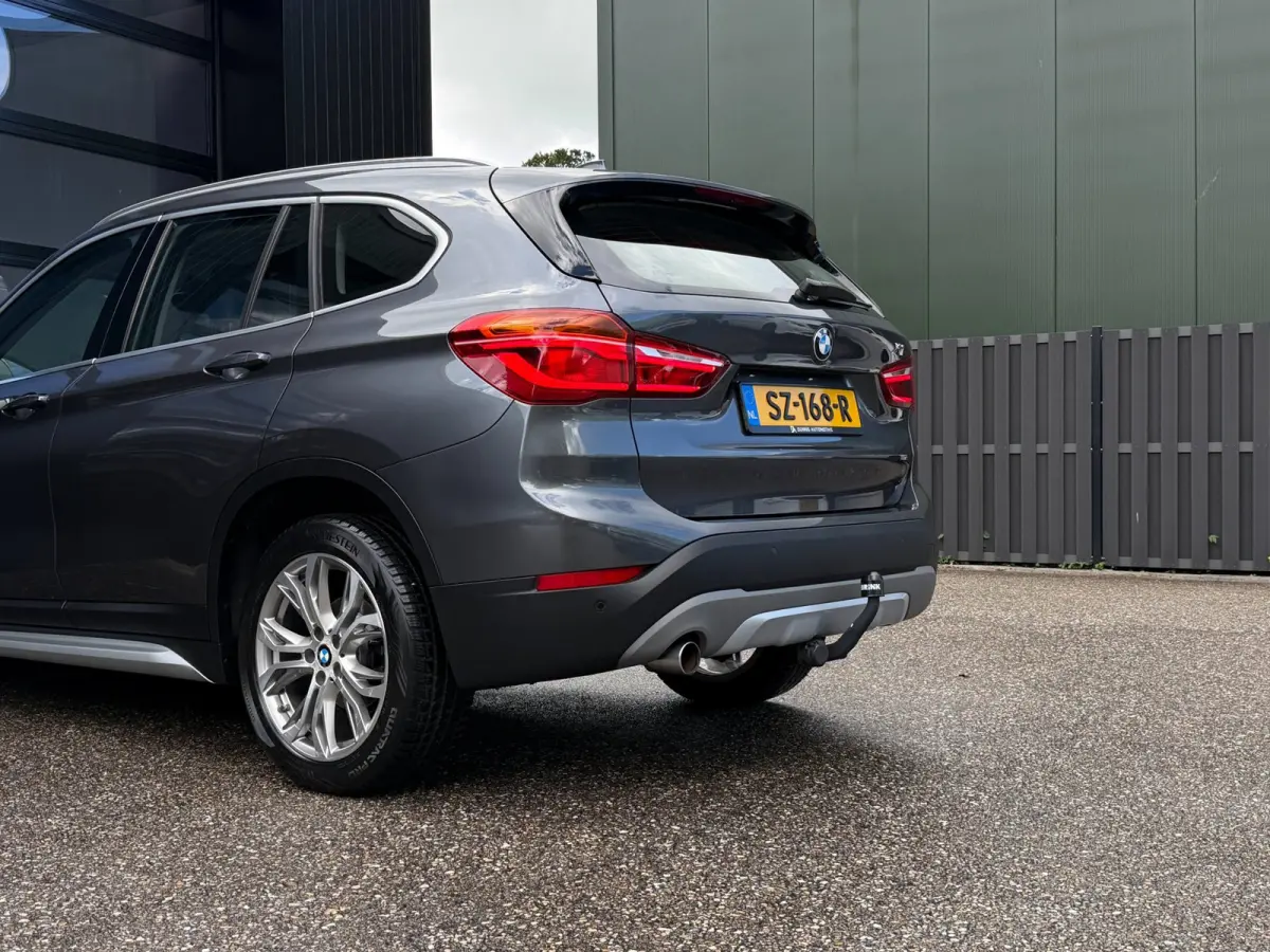 SDrive18i High Executive Xenon Navi Trekh. Cruise
