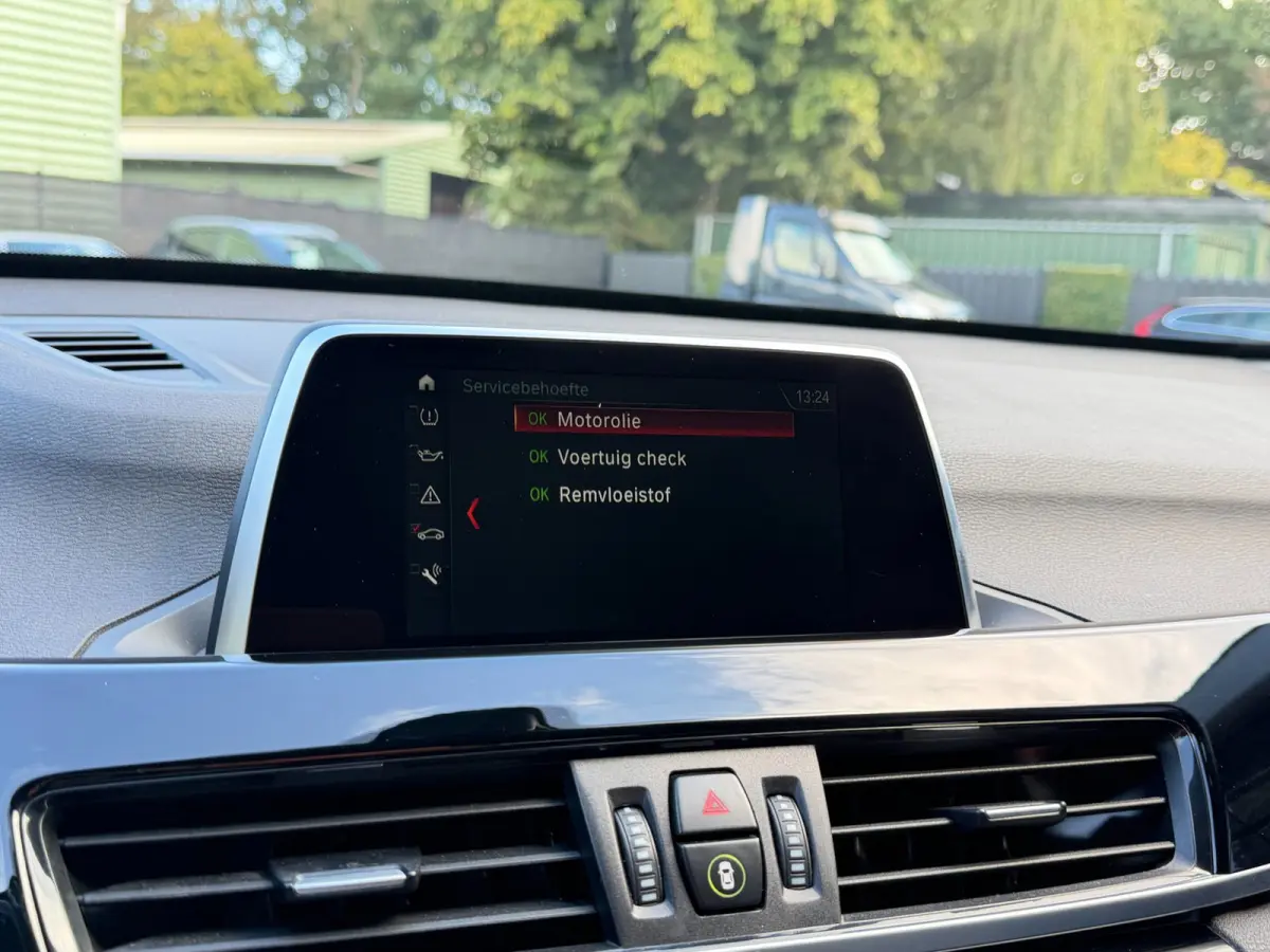 SDrive18i High Executive Xenon Navi Trekh. Cruise