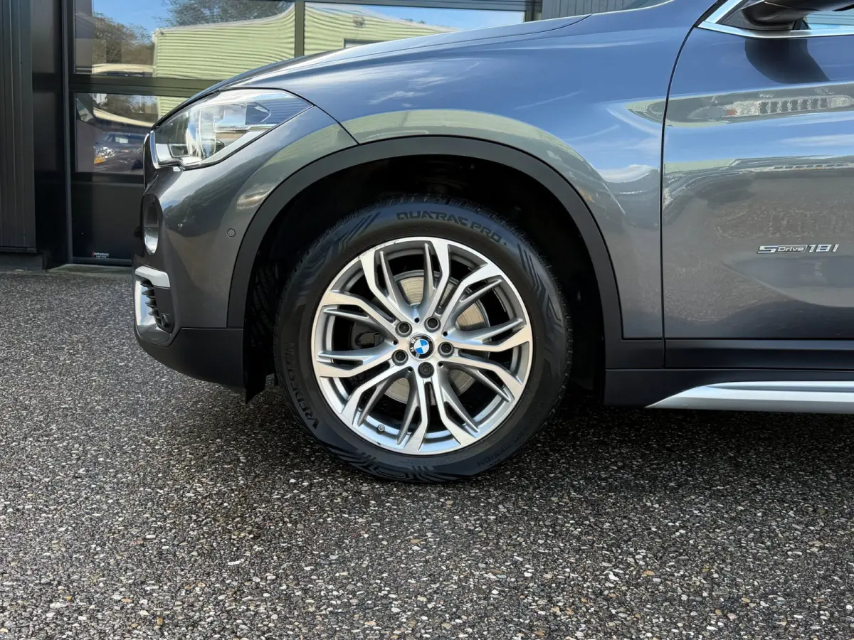 SDrive18i High Executive Xenon Navi Trekh. Cruise