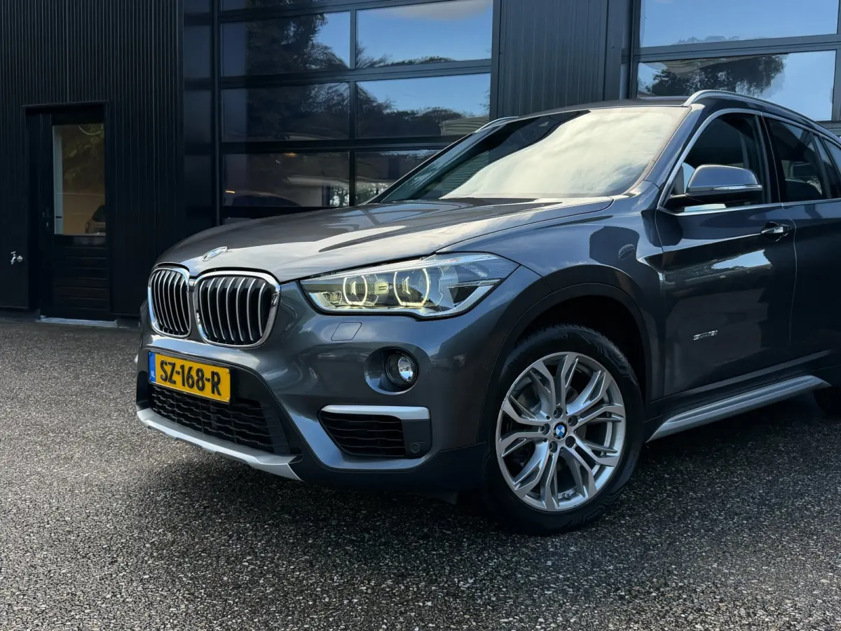SDrive18i High Executive Xenon Navi Trekh. Cruise