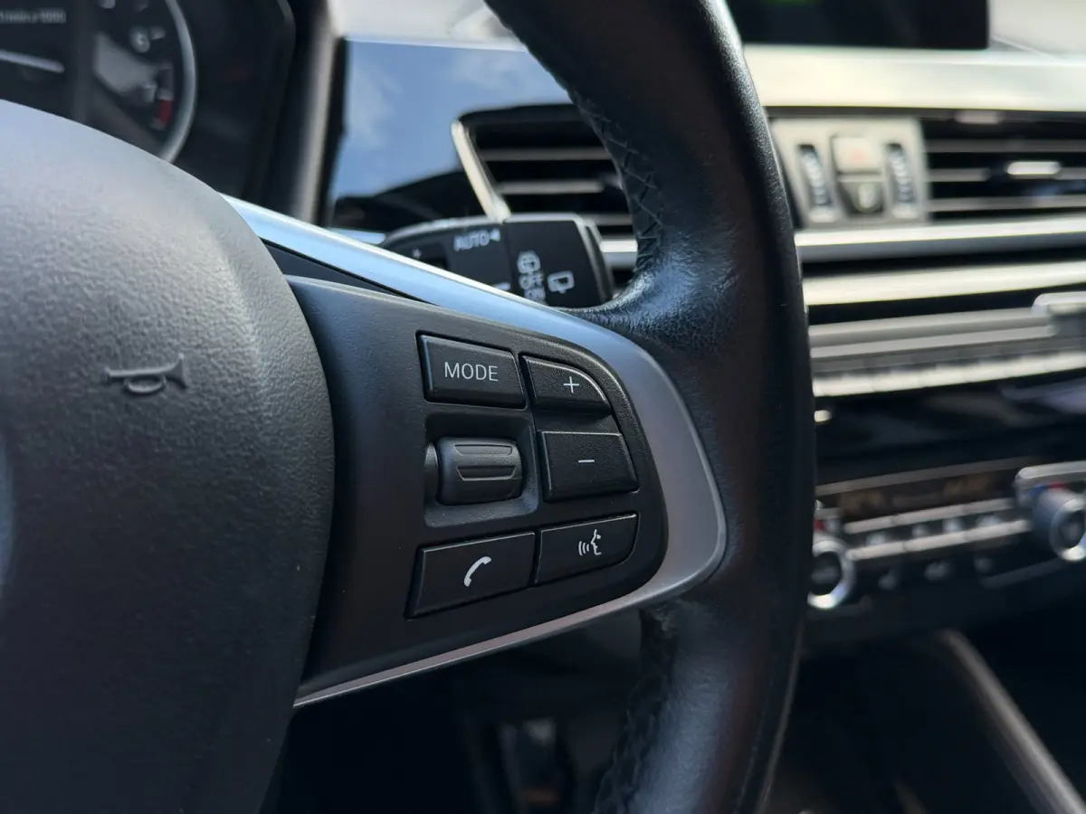 SDrive18i High Executive Xenon Navi Trekh. Cruise