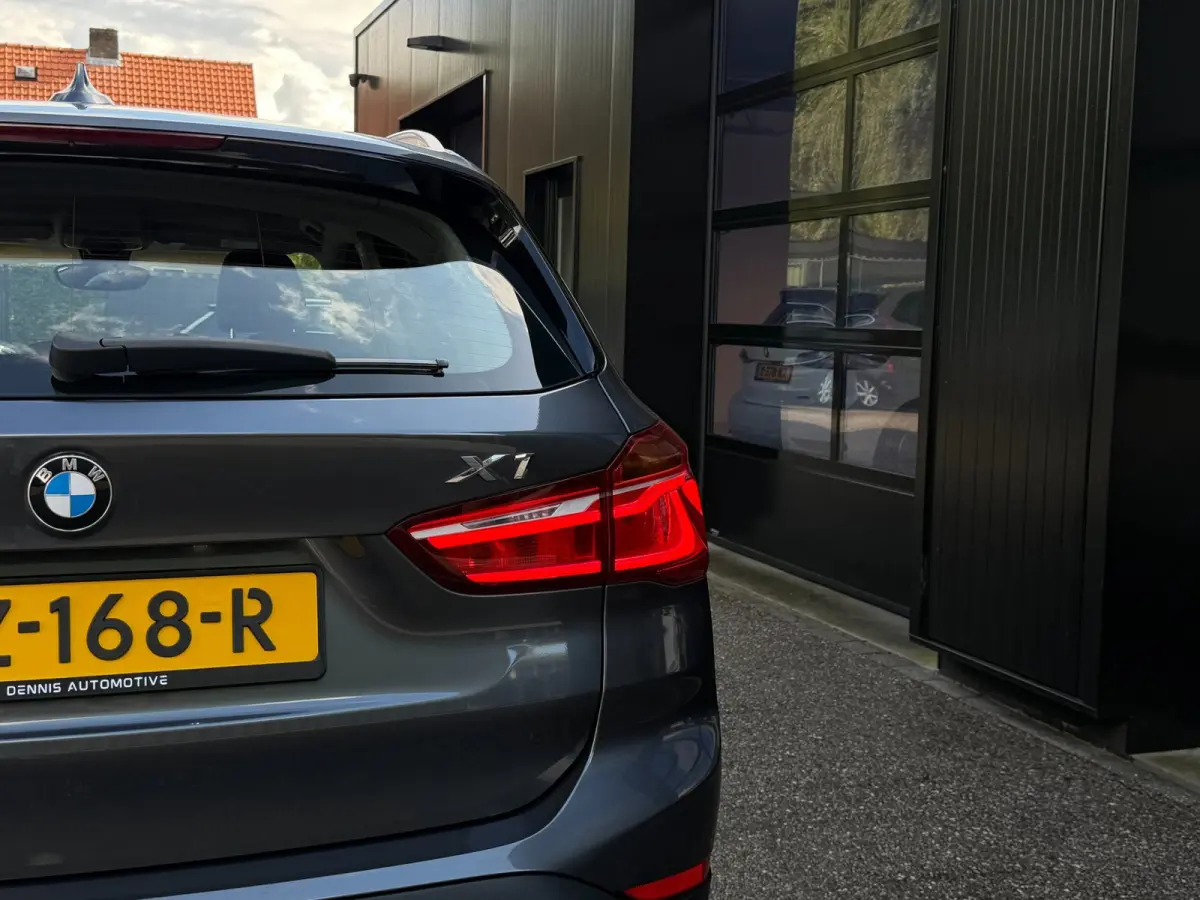 SDrive18i High Executive Xenon Navi Trekh. Cruise