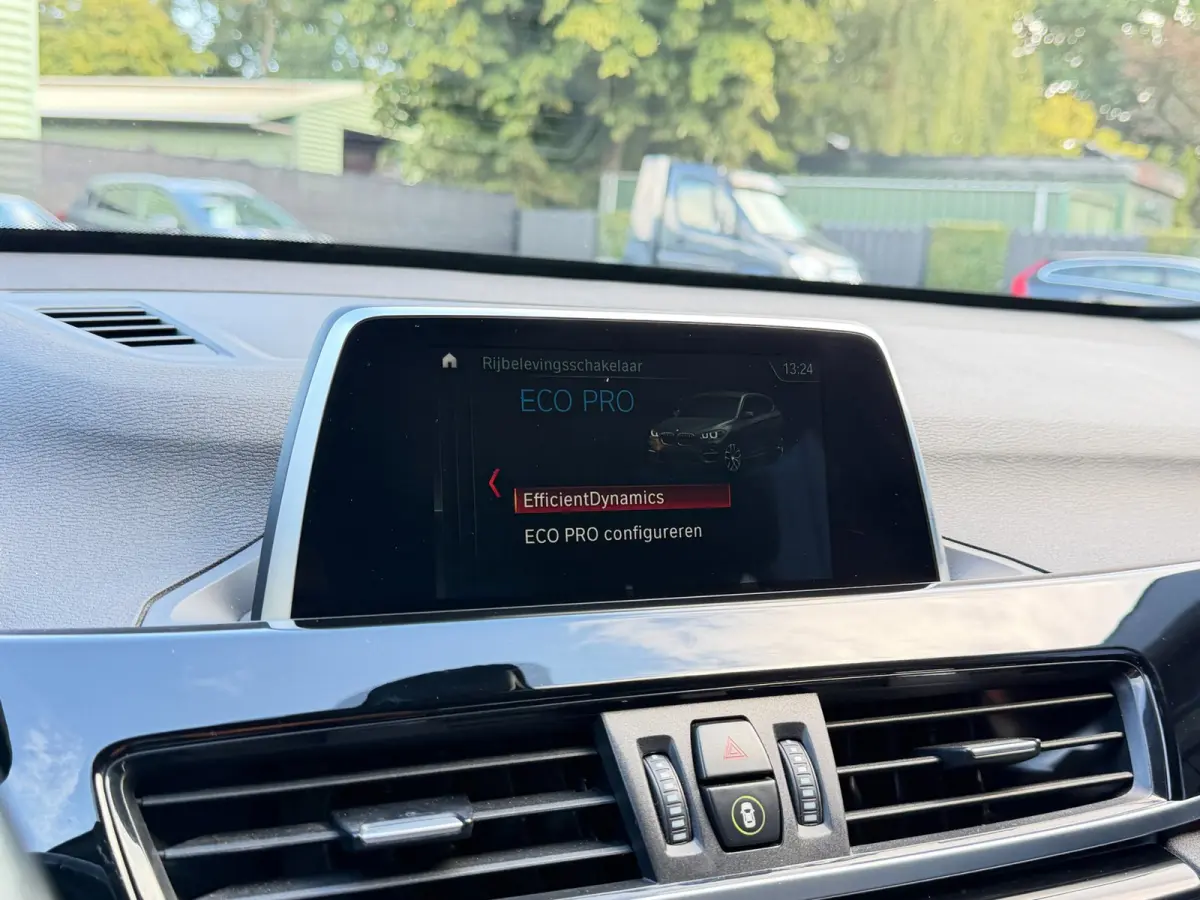 SDrive18i High Executive Xenon Navi Trekh. Cruise