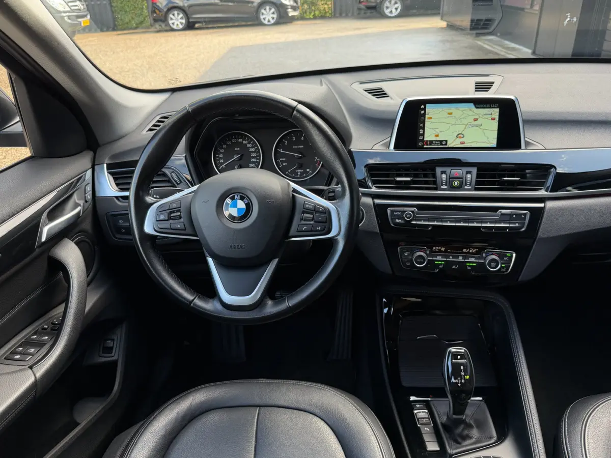 SDrive18i High Executive Xenon Navi Trekh. Cruise
