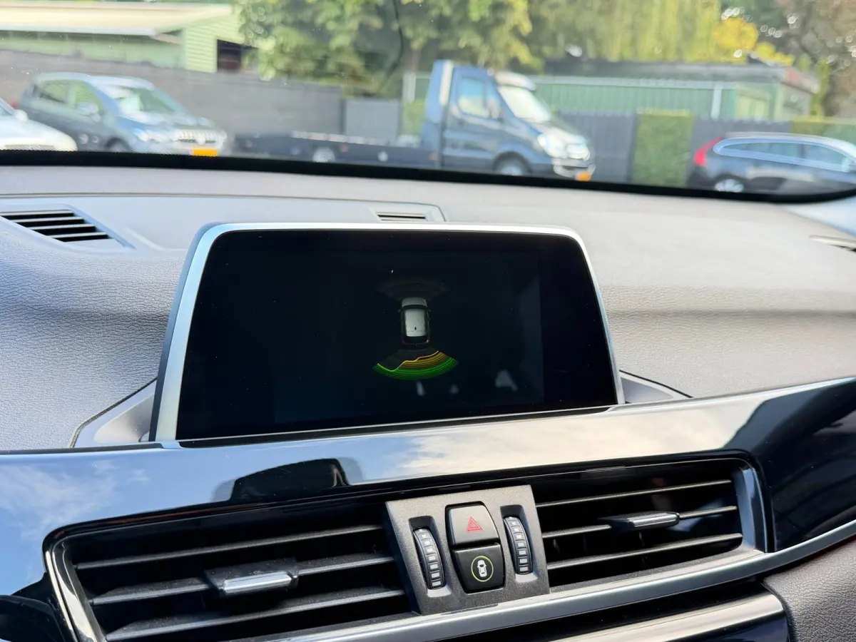 SDrive18i High Executive Xenon Navi Trekh. Cruise