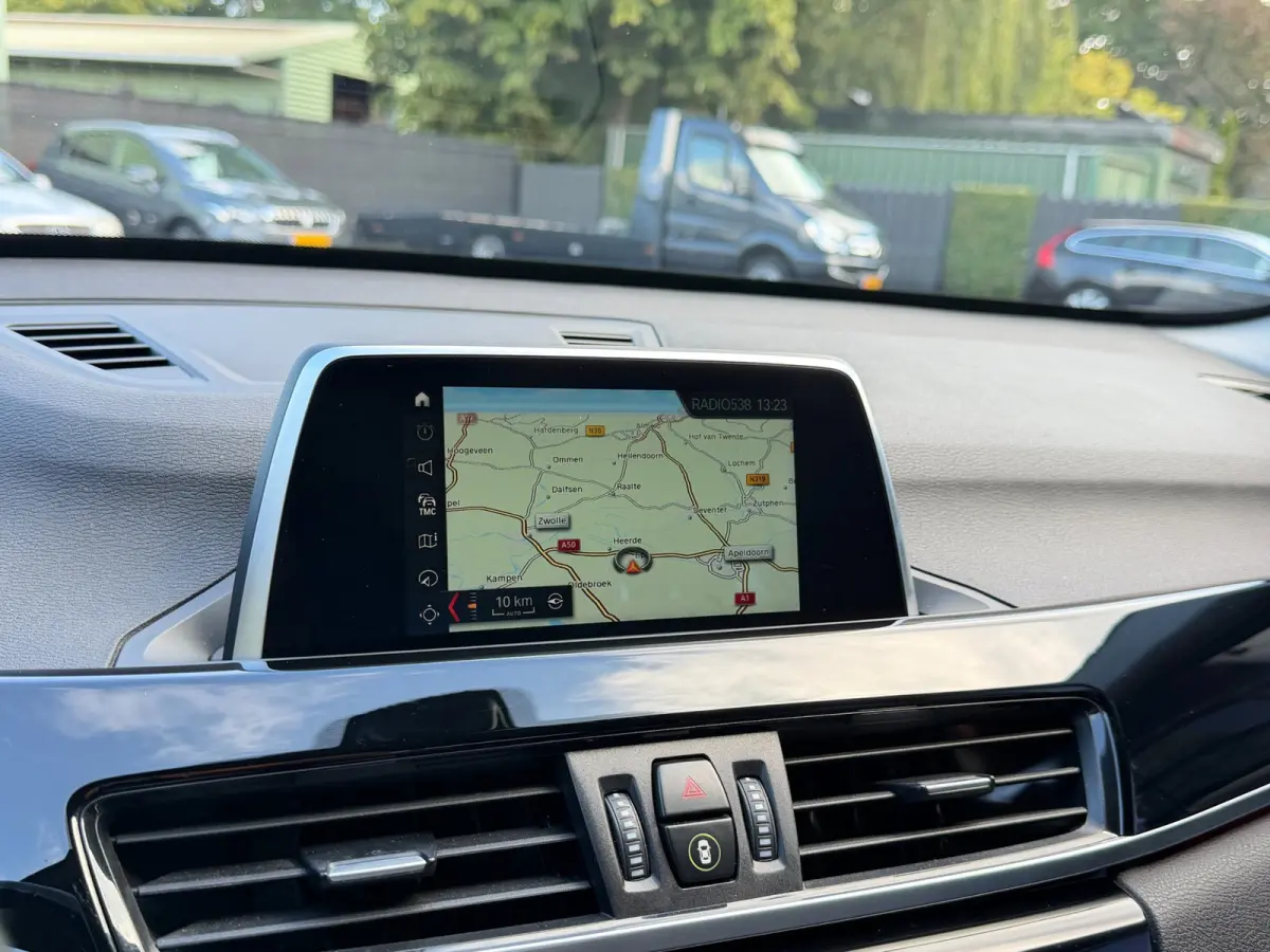 SDrive18i High Executive Xenon Navi Trekh. Cruise