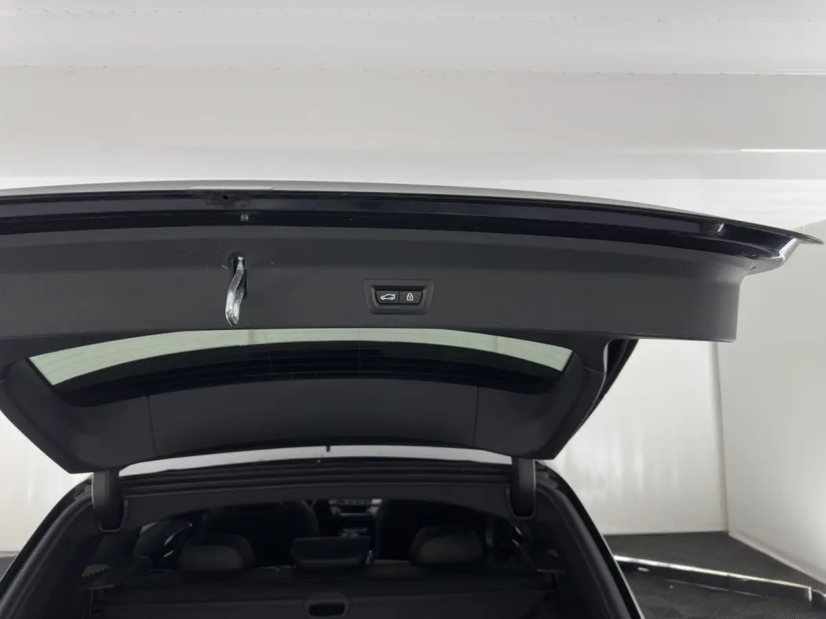High Executive 80 kWh [ 3-Fase-11kW ] {SoH-97%} (INCL-BTW) Aut. *PANO | LEATHER | HARMAN/KARDON | ADAPTIVE-CRUISE | FULL-LED | BLIND-SPOT | MEMORY-PACK | DIGI-COCKPIT | HEATED-SPORTSEATS | K