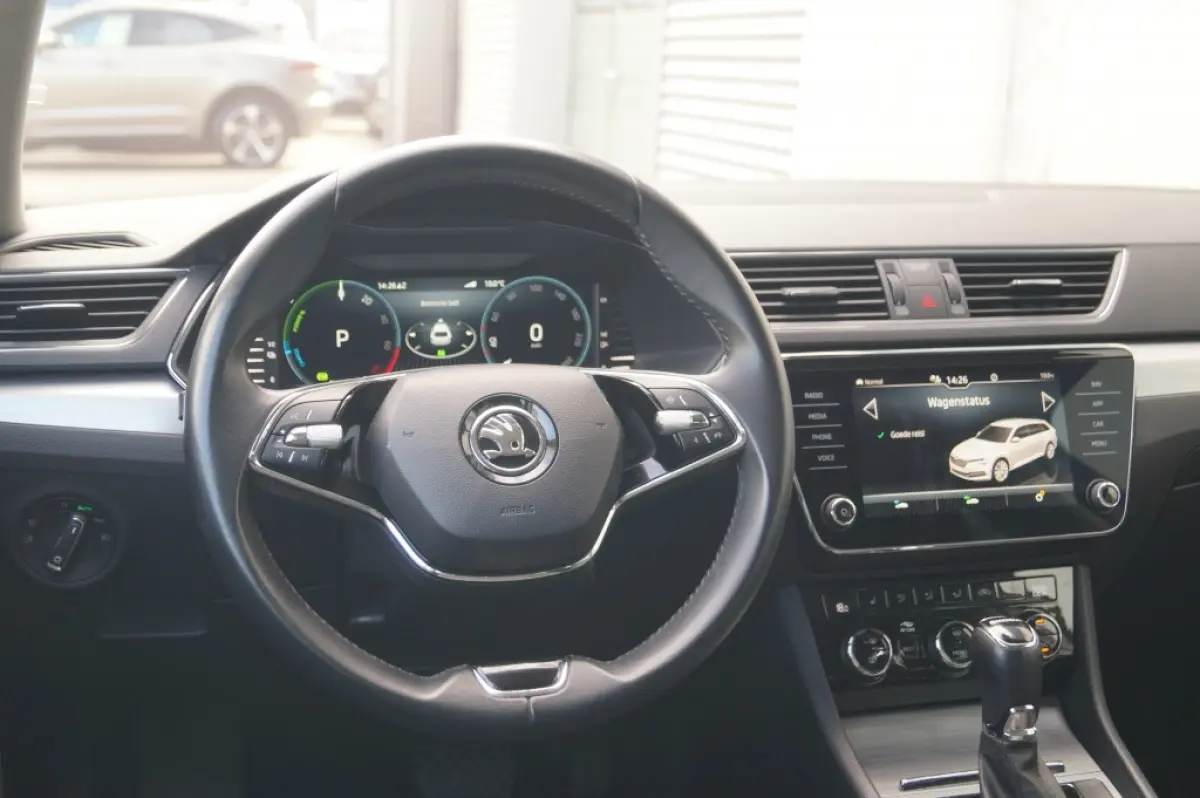 1.4 TSI iV PHEV Business Edition -NAVI-ECC-TREKHAAK-