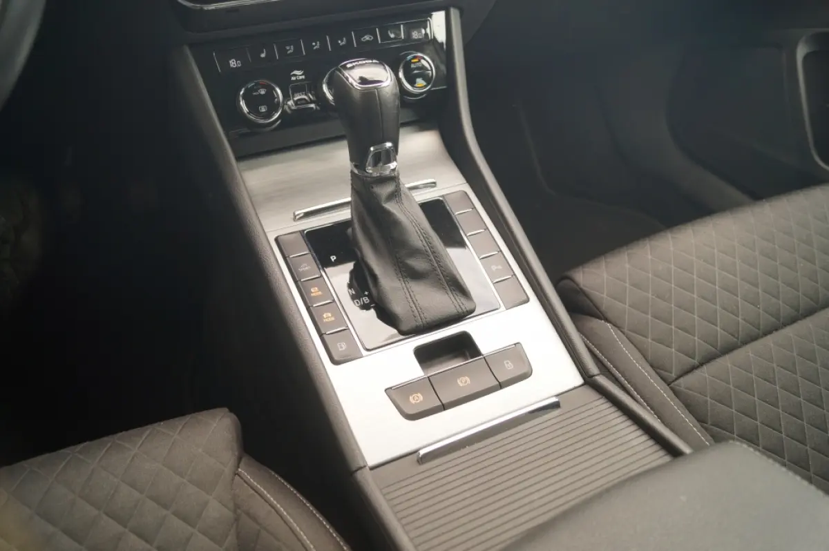 1.4 TSI iV PHEV Business Edition -NAVI-ECC-TREKHAAK-