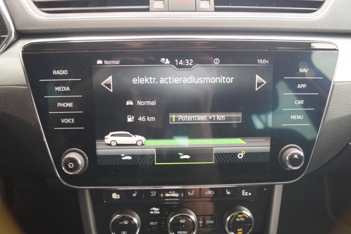 1.4 TSI iV PHEV Business Edition -NAVI-ECC-TREKHAAK-