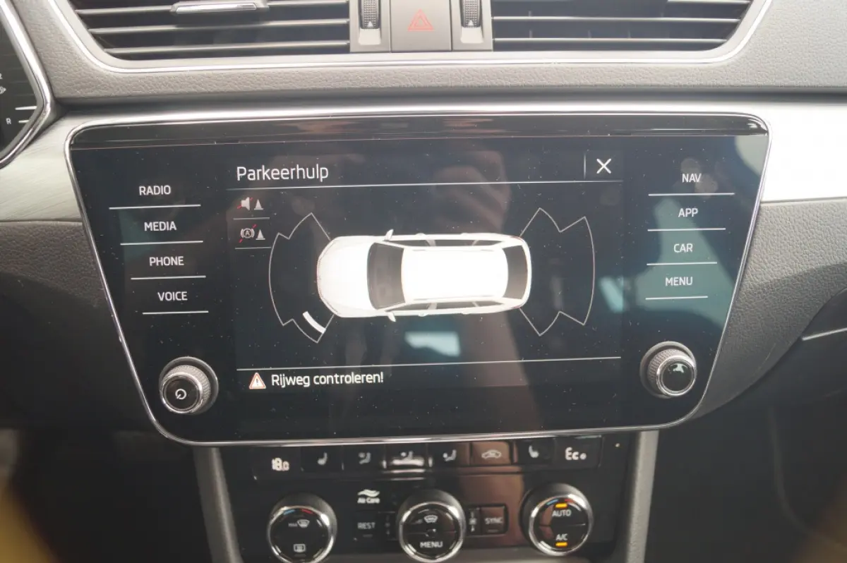1.4 TSI iV PHEV Business Edition -NAVI-ECC-TREKHAAK-
